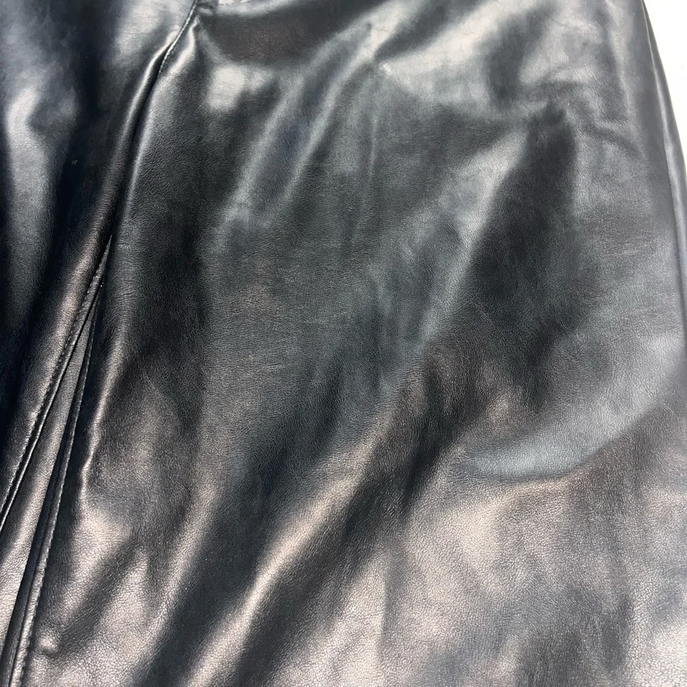 Old Navy Black Faux Leather Pants size 8 wide leg - Picture 5 of 6